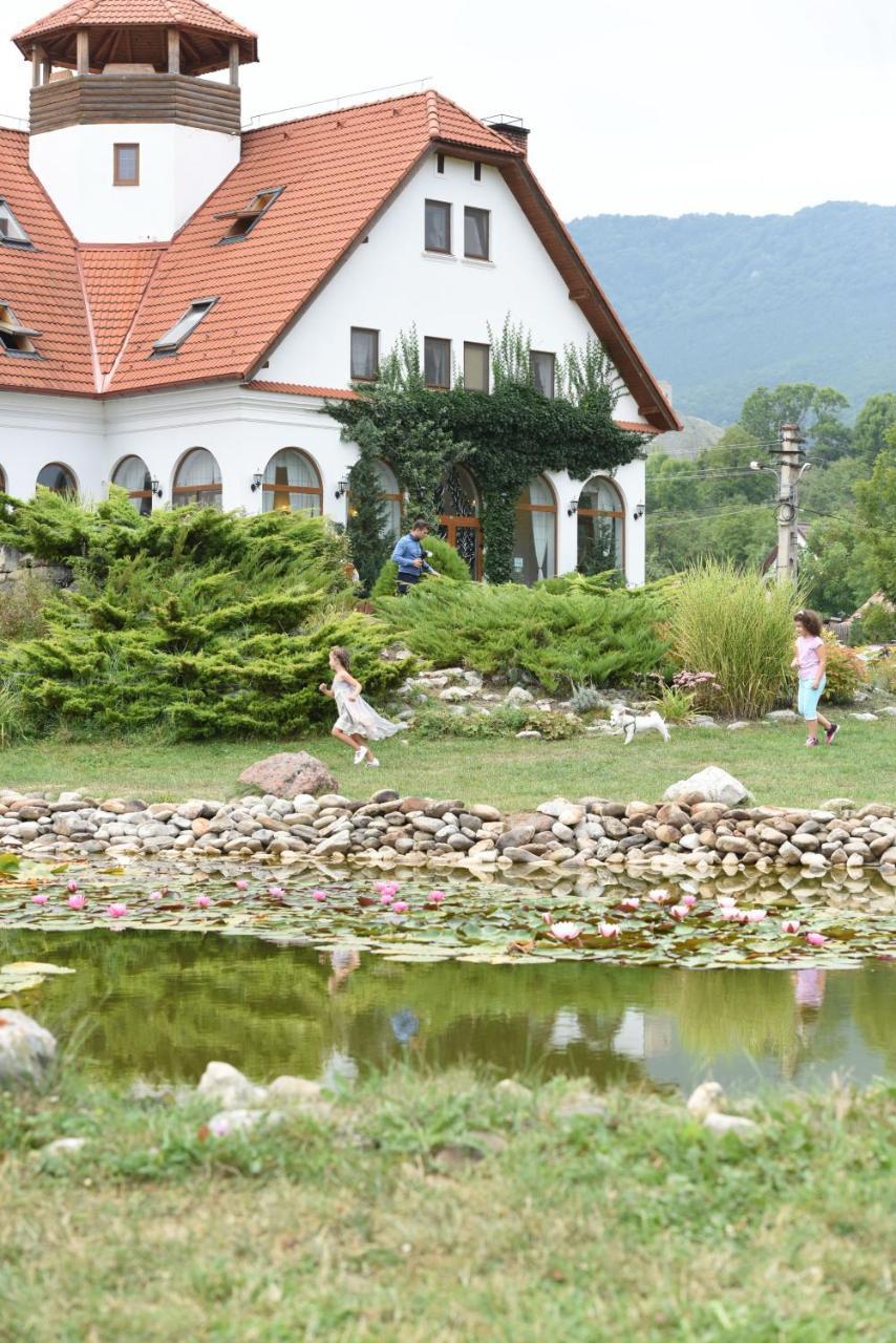 Hotel Conacul Secuiesc-Szekelyko Kuria Coltesti Exteriér fotografie